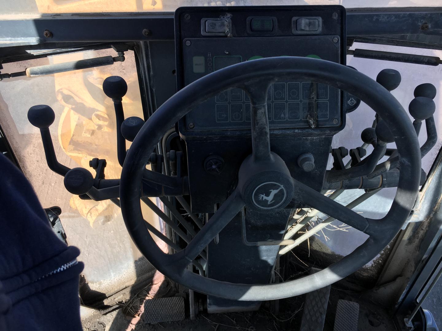 ./imagenes/INVOICE/2019/16408/MOTOCONFORMADORA JOHN DEERE_670CH (45).JPG